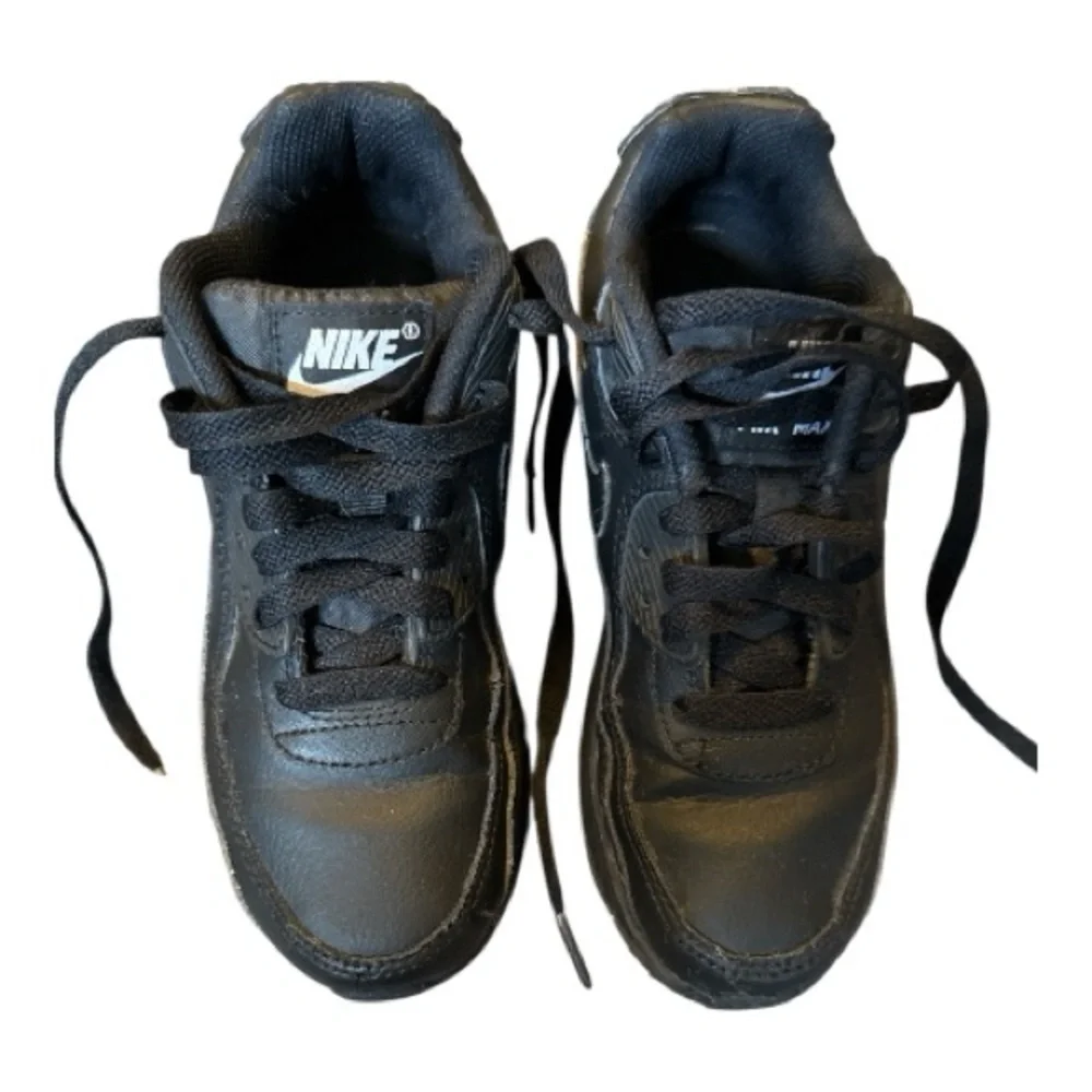 Nike Air Max 90 Shoes size 2Y